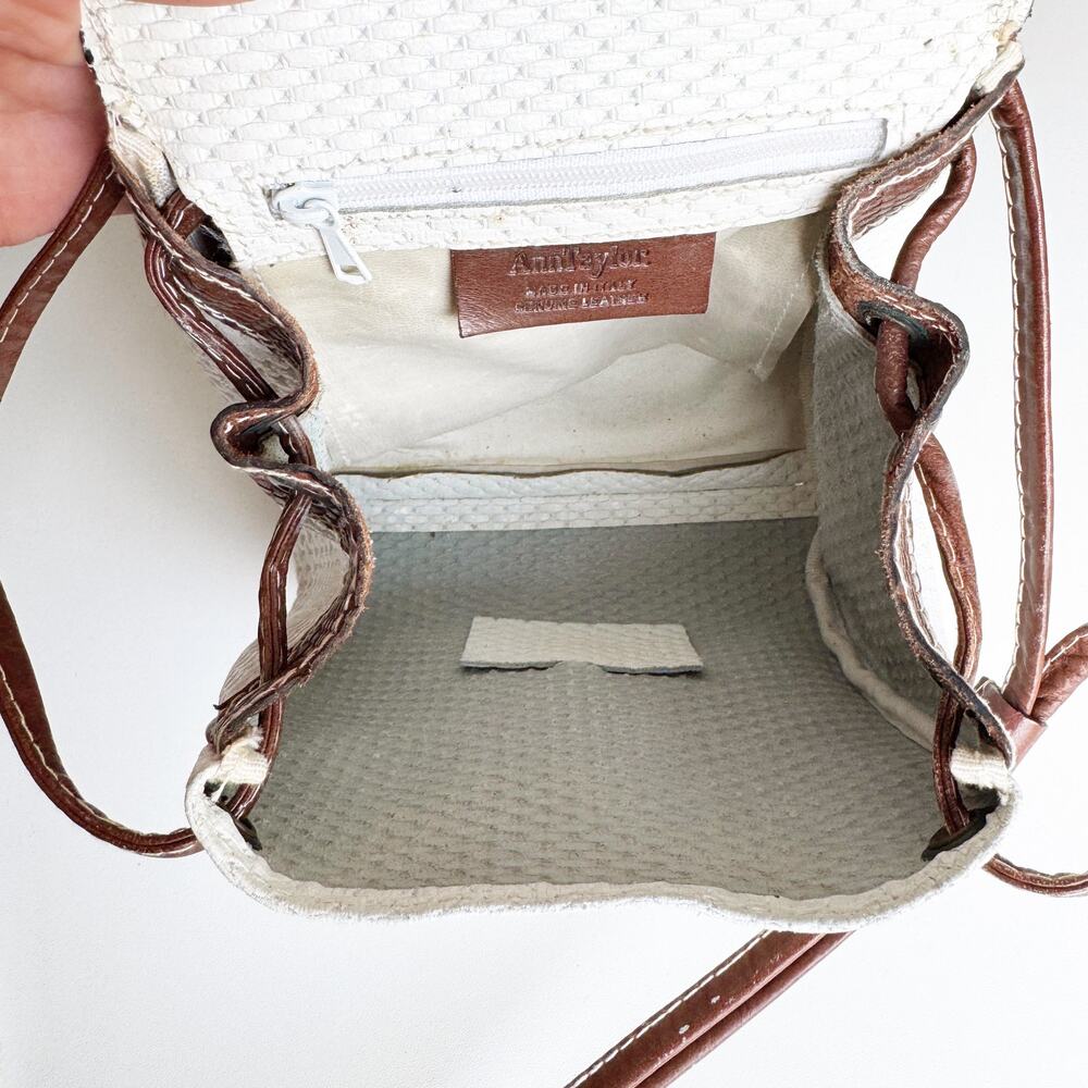 Vintage 80s Ann Taylor White Brown Woven Leather Horn Toggle Crossbody Bag - Picture 7 of 7